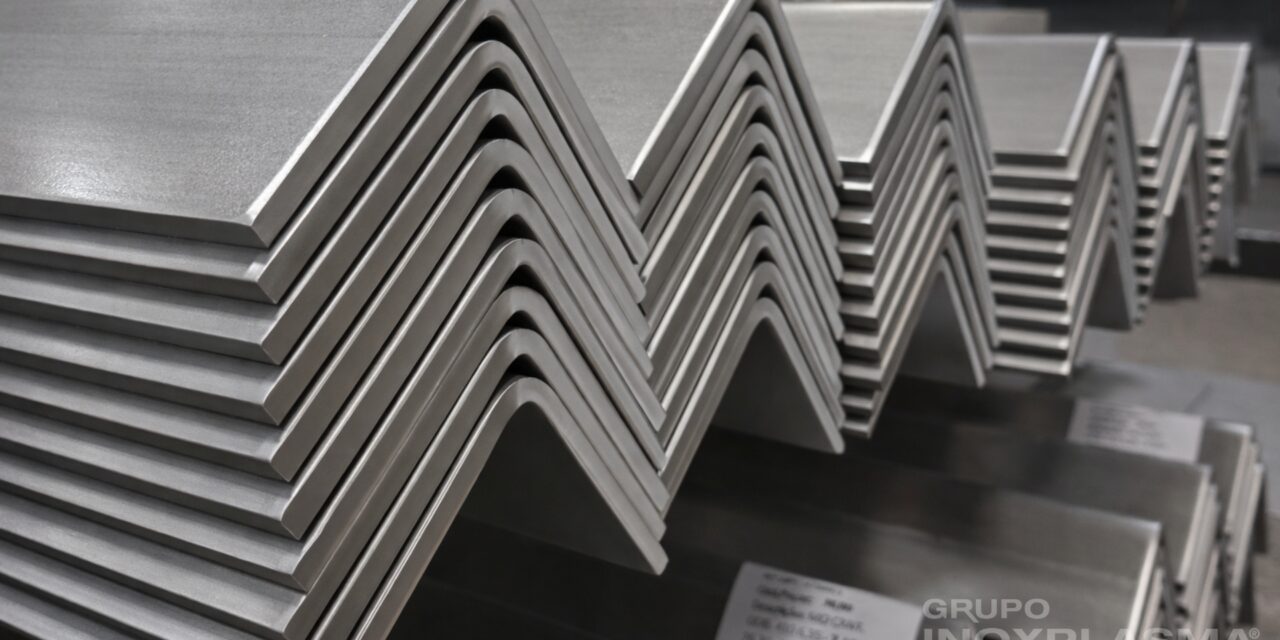 Precisão e qualidade na dobra de aço inoxidável