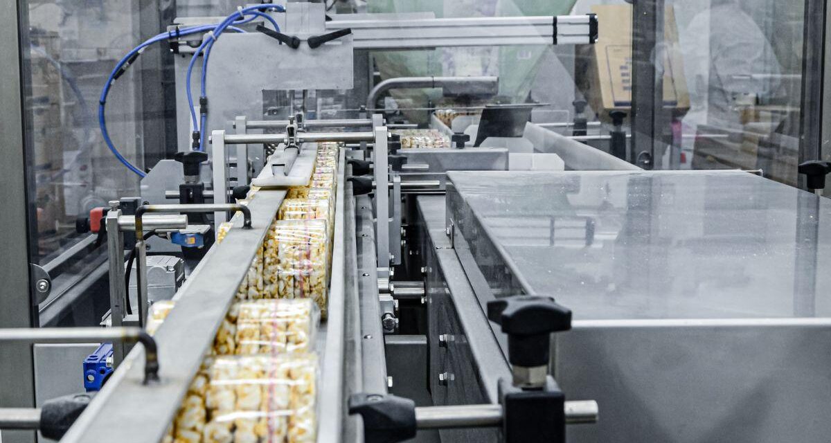 Riscos de contaminação cruzada: por que o aço inox é obrigatório nas indústrias alimentícia e farmacêutica?