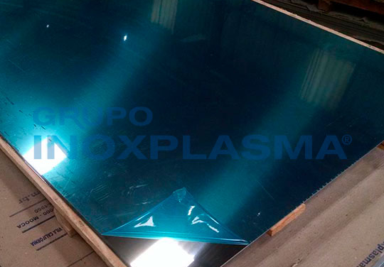 Saiba como escovar chapa de aço inox para manter a qualidade e o acabamento